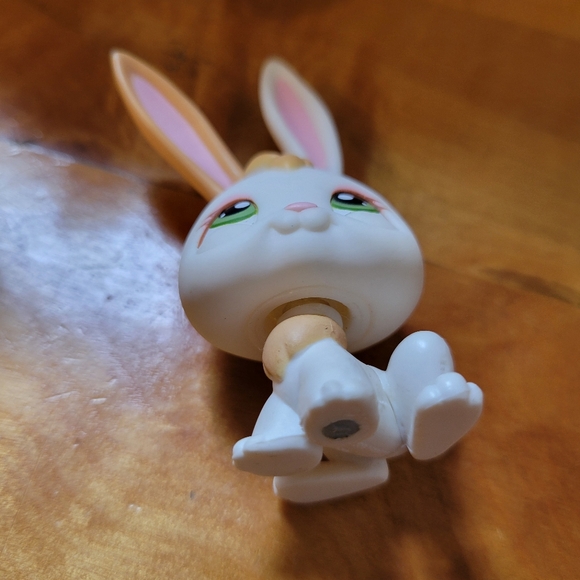 Littlest Pet Shop LPS #322 Bunny Rabbit White Tan Green Eyes 2006 - Picture 10 of 10
